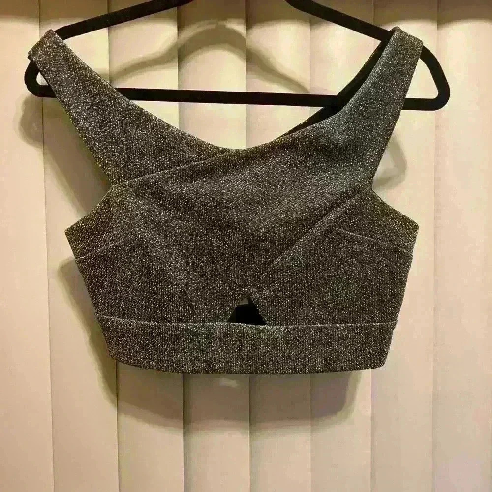 NWT Express Silver Metallic Criss Cross Cut-Out
Crop Тор S and Matching skirt 2 - Picture 3 of 11